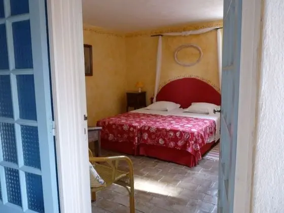 Tek Büyük Yataklı Oda (Terre de Sienne)