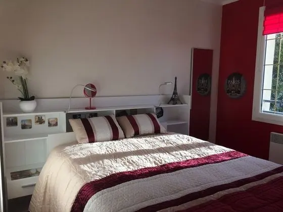 Tek Büyük Yataklı Oda (Paris)