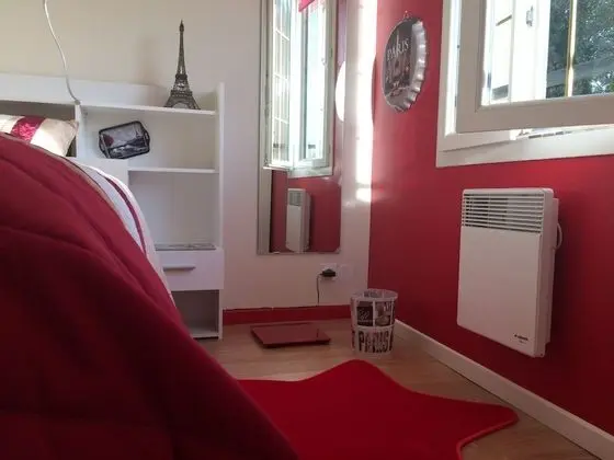 Tek Büyük Yataklı Oda (Paris)