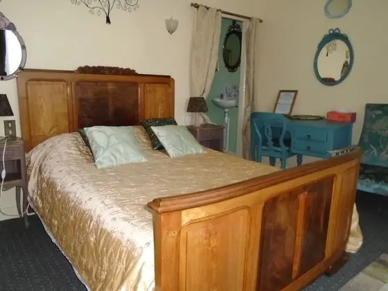 Tek Büyük veya İki Ayrı Yataklı Oda (Chambre Carrée)