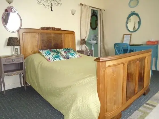 Tek Büyük veya İki Ayrı Yataklı Oda (Chambre Carrée)