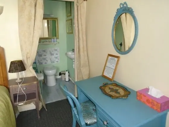 Tek Büyük veya İki Ayrı Yataklı Oda (Chambre Carrée)