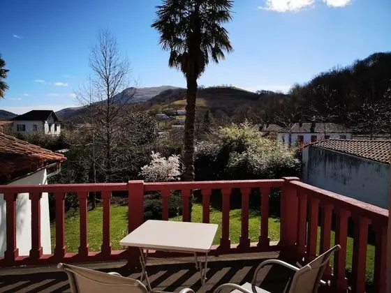 Tek Büyük Yataklı Oda, Dağ Manzaralı (Louhosso)