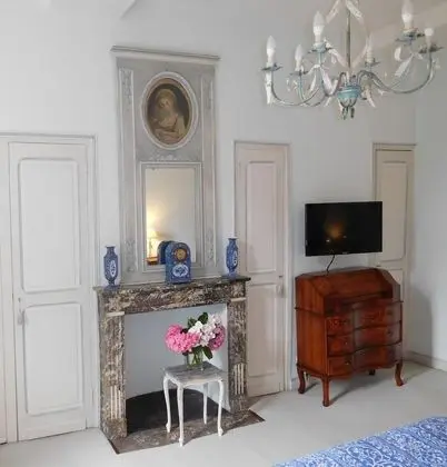 Comfort Tek Büyük veya İki Ayrı Yataklı Oda, Özel Banyo, Bahçeli (Marie-Antoinette)