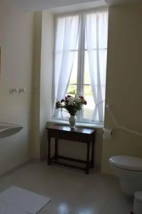 Tek Büyük veya İki Ayrı Yataklı Oda, Engellilere Uygun, Zemin Kat (Chambre Guillaume de Glos)