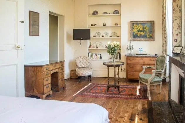 Tek Büyük Yataklı Oda (De la Mare)