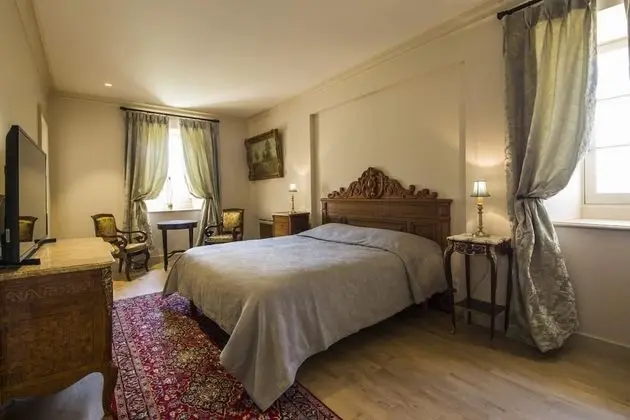 Süit, Sigara İçilmez (Pomerol)