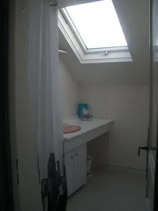 Tek Büyük Yataklı Oda, Ortak Banyo (Rose)