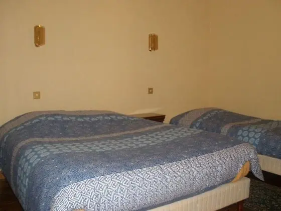 Üç Kişilik Oda, Ortak Banyo