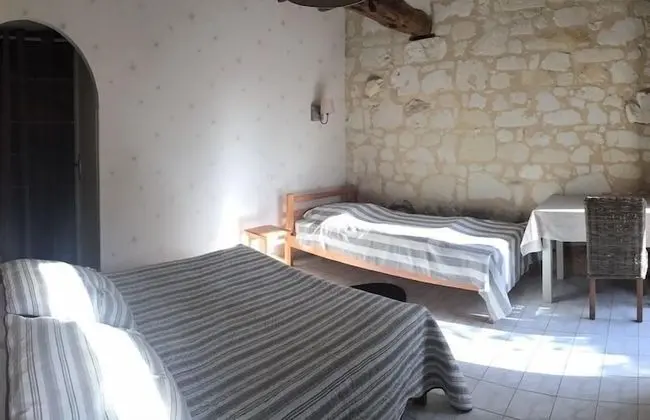 Üç Kişilik Oda, Zemin Kat (Orchidée)