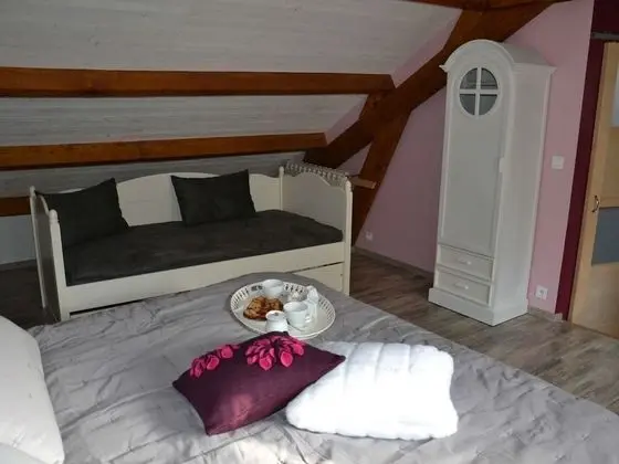 Üç Kişilik Oda, Banyolu/Duşlu (Rose Champagne)