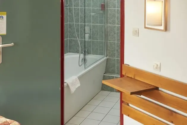 Üç Kişilik Oda, Birden Çok Yatak, Sigara İçilmez