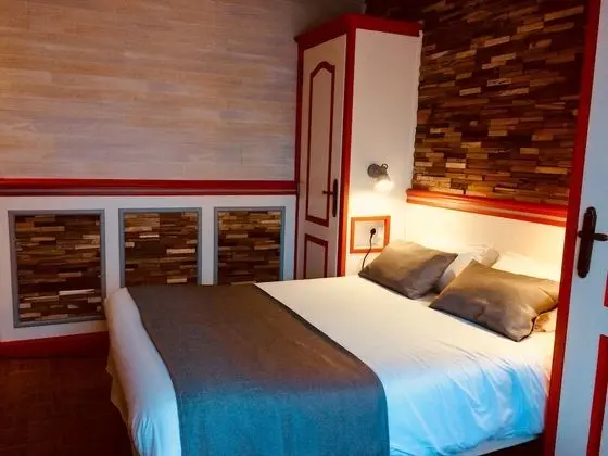 Comfort Tek Büyük Yataklı Oda, Özel Banyo, Bahçe Manzaralı (Alienor)