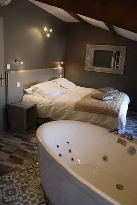 Superior Tek Büyük Yataklı Oda, Jakuzi (Baroque)