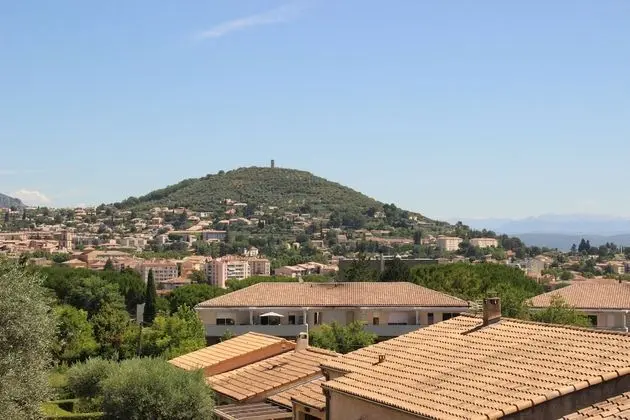 Tek Büyük Yataklı Oda, 1 Çift Kişilik Yatak, Buzdolabı, Tepe Manzaralı