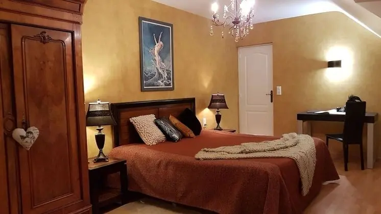 Tek Büyük Yataklı Oda (Ville d’Ys )