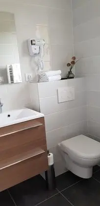 Comfort Tek Büyük Yataklı Oda, Banyolu/Duşlu (Bresse)