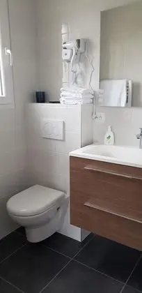 Superior Tek Büyük veya İki Ayrı Yataklı Oda, Özel Banyo, Şehir Manzaralı (Bugey)