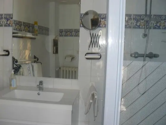 Standard Tek Büyük Yataklı Oda, Banyolu/Duşlu, Bahçe Manzaralı