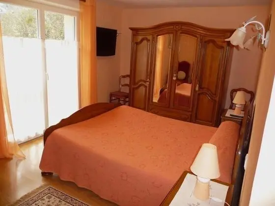 Comfort Tek Büyük Yataklı Oda