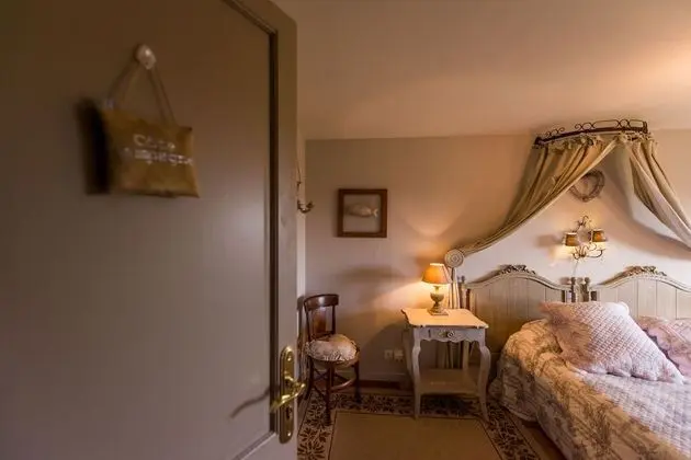 Comfort Tek Büyük Yataklı Oda, Özel Banyo, Bahçe Manzaralı (Coté Campagne)