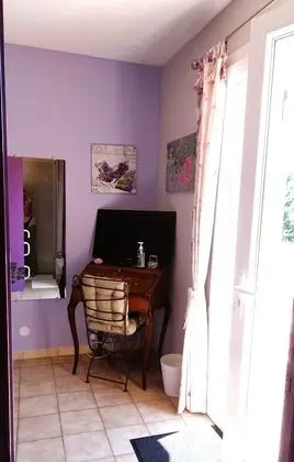 Oda, Sigara İçilmez, Havuz Manzaralı (Lavande)