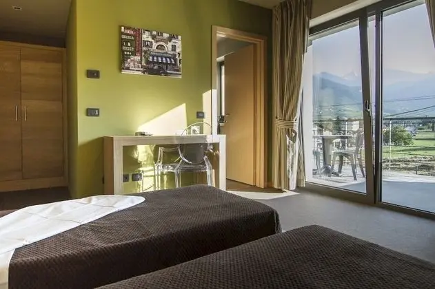 Tek Büyük veya İki Ayrı Yataklı Oda, Balkon