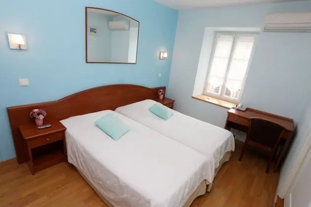 İki Ayrı Yataklı Oda, 2 Tek Kişilik Yatak, Avlu Manzaralı