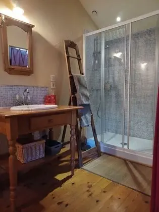 Comfort Tek Büyük Yataklı Oda, 1 Büyük (Queen) Boy Yatak, Özel Banyo (Ma Cabane au Canada)