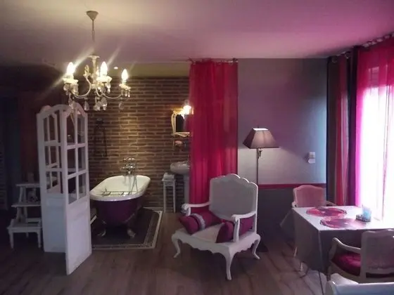 Süit, Özel Banyo, Bahçe Manzaralı (Romance)