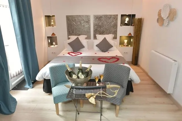 Luxury Tek Büyük Yataklı Oda, Banyolu/Duşlu, Bahçe Manzaralı (Chambre Zen)