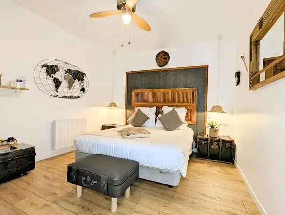 Tek Büyük Yataklı Oda, Engellilere Uygun, Banyolu/Duşlu (Chambre Voyage)