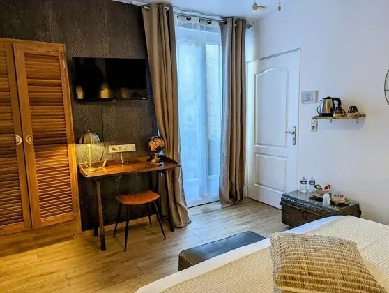 Tek Büyük Yataklı Oda, Engellilere Uygun, Banyolu/Duşlu (Chambre Voyage)