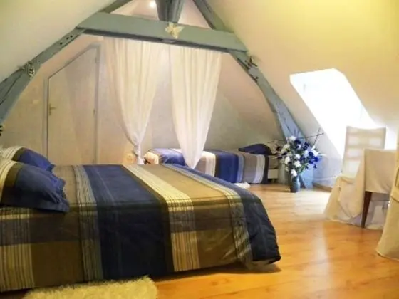 Comfort Üç Kişilik Oda, Banyolu/Duşlu, Bahçe Manzaralı (Les Bleuets)