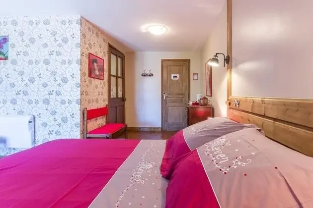 Tek Büyük Yataklı Oda (Romance)