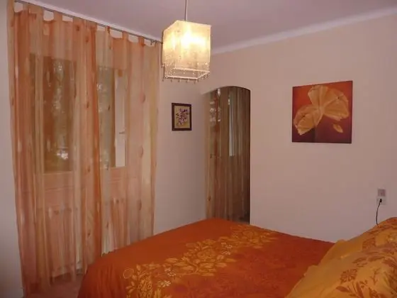 Üç Kişilik Oda (Orange)