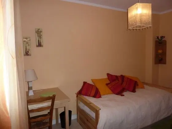 Üç Kişilik Oda (Orange)