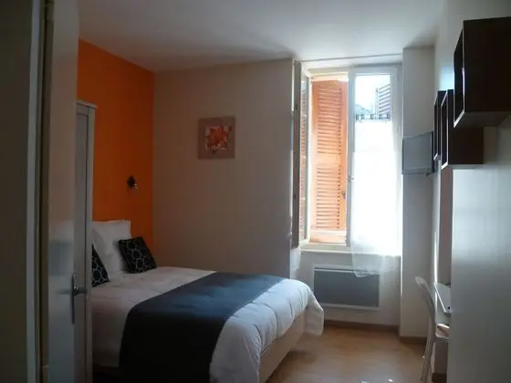 Tek Büyük Yataklı Oda (Orange)