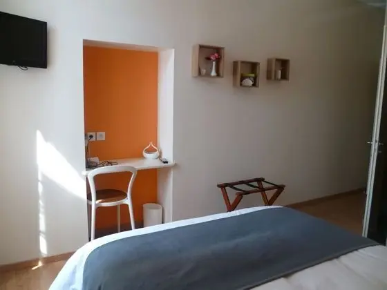 Tek Büyük Yataklı Oda (Orange)