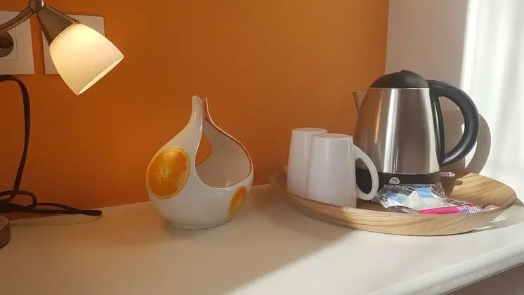 Tek Büyük Yataklı Oda (Orange)