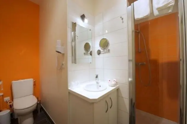 Tek Büyük Yataklı Oda (Orange)