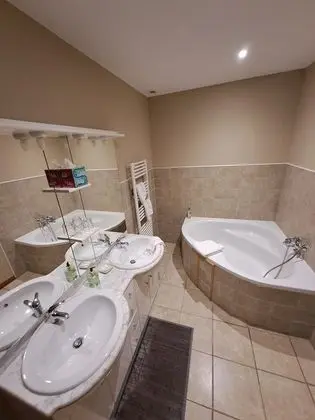 Luxury Süit, Özel Banyo (Montignassienne )