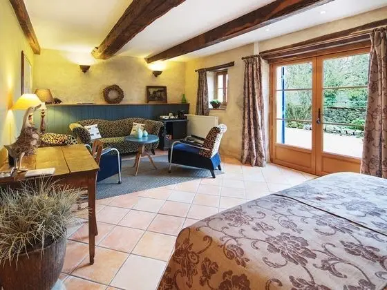 Superior Tek Büyük Yataklı Oda, Banyolu/Duşlu, Bahçe Manzaralı (Ch.)