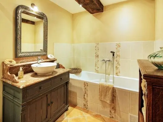 Superior Tek Büyük Yataklı Oda, Banyolu/Duşlu, Bahçe Manzaralı (Ch.)