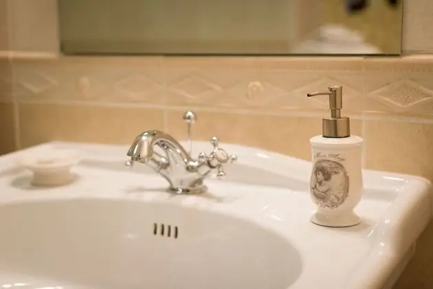 Tek Büyük Yataklı Oda (Baroque)