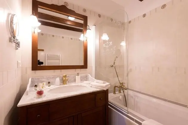 Tek Büyük Yataklı Oda (Vercors)