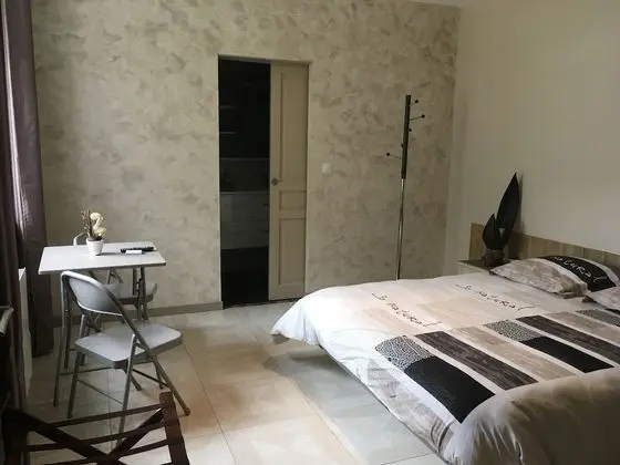 Comfort Tek Büyük veya İki Ayrı Yataklı Oda, Özel Banyo, Zemin Kat