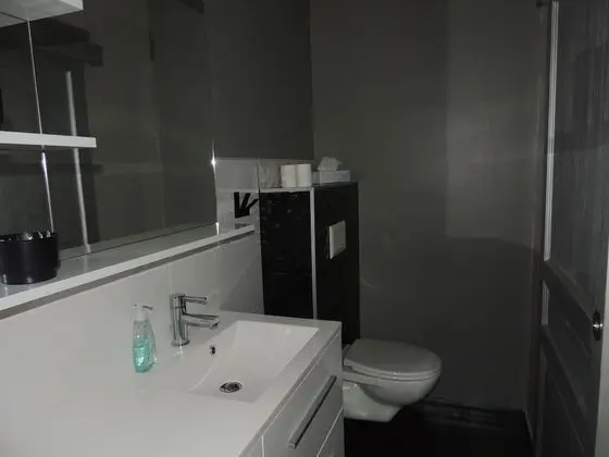 Comfort Tek Büyük veya İki Ayrı Yataklı Oda, Özel Banyo, Zemin Kat