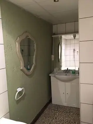 Tek Büyük Yataklı Oda (La Chambre du Commis)