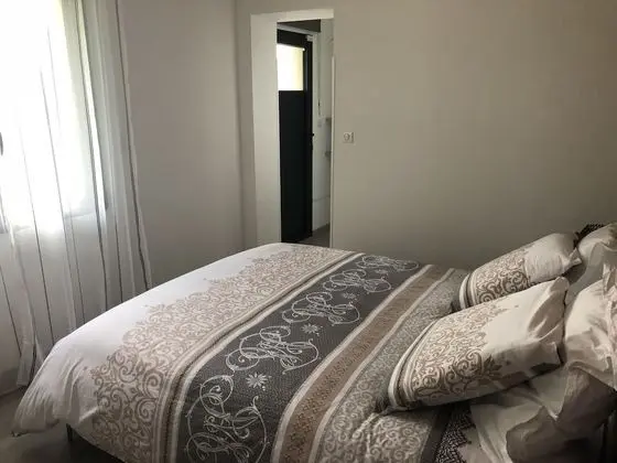 Tek Büyük Yataklı Oda, Sigara İçilmez (Tchanquée )